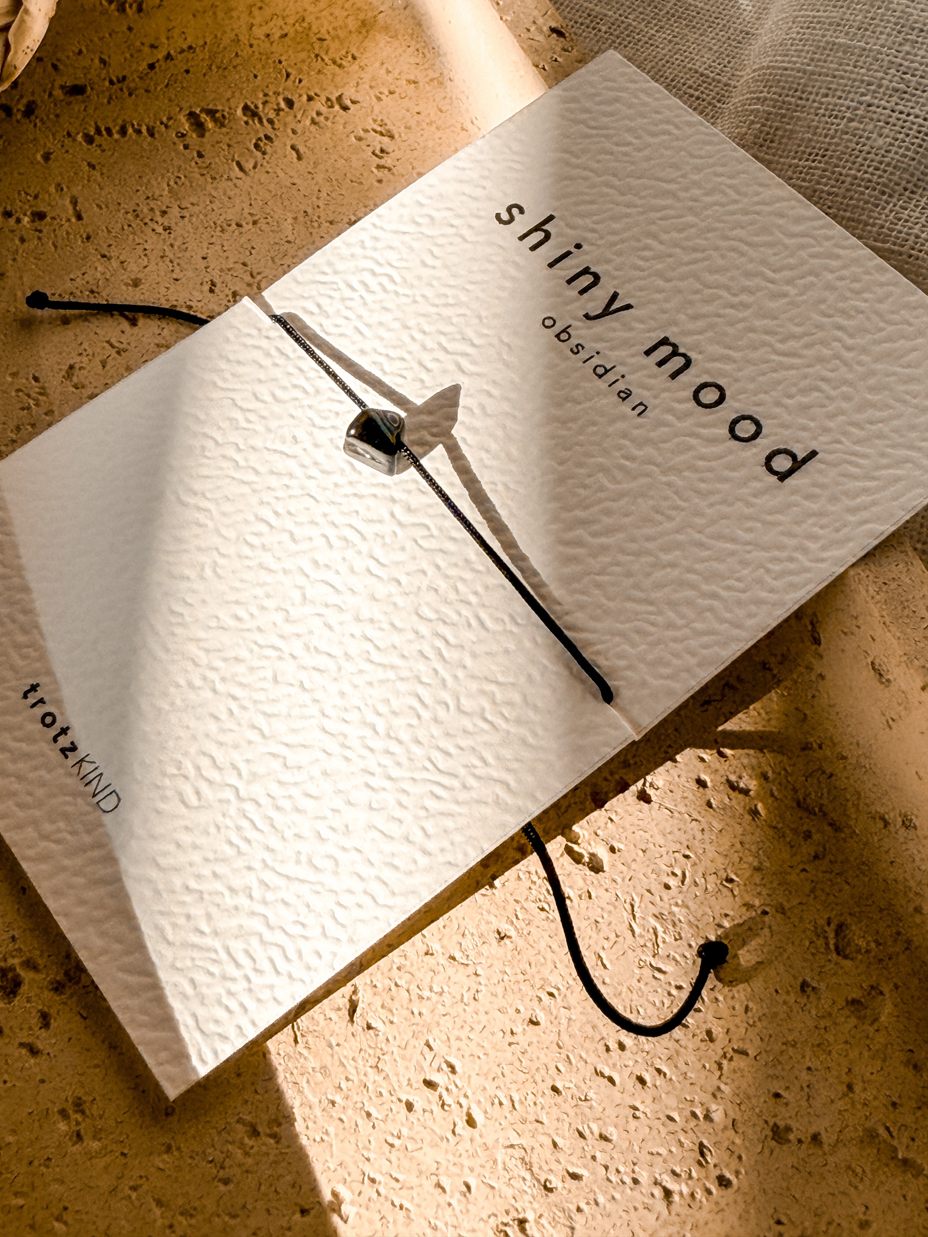 ARMBAND Obsidian Shiny Mood