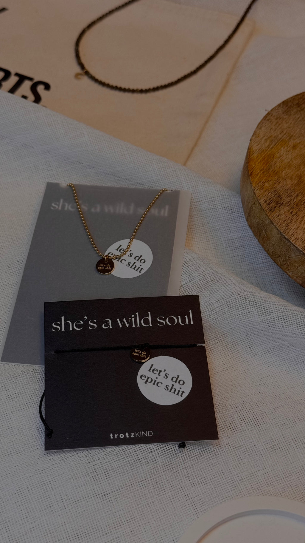 HALSKETTE Let's do epic shit