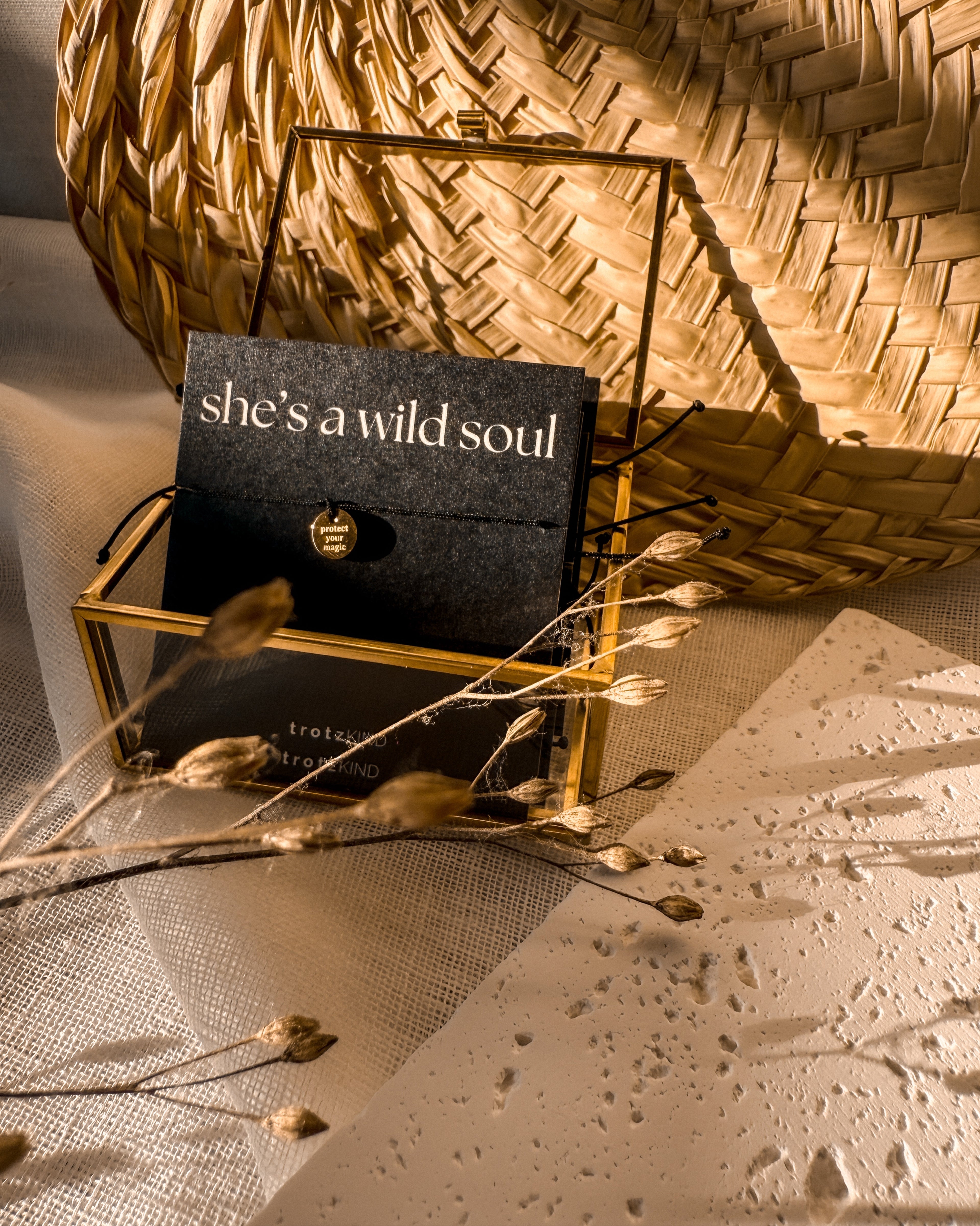 ARMBAND Protect your magic