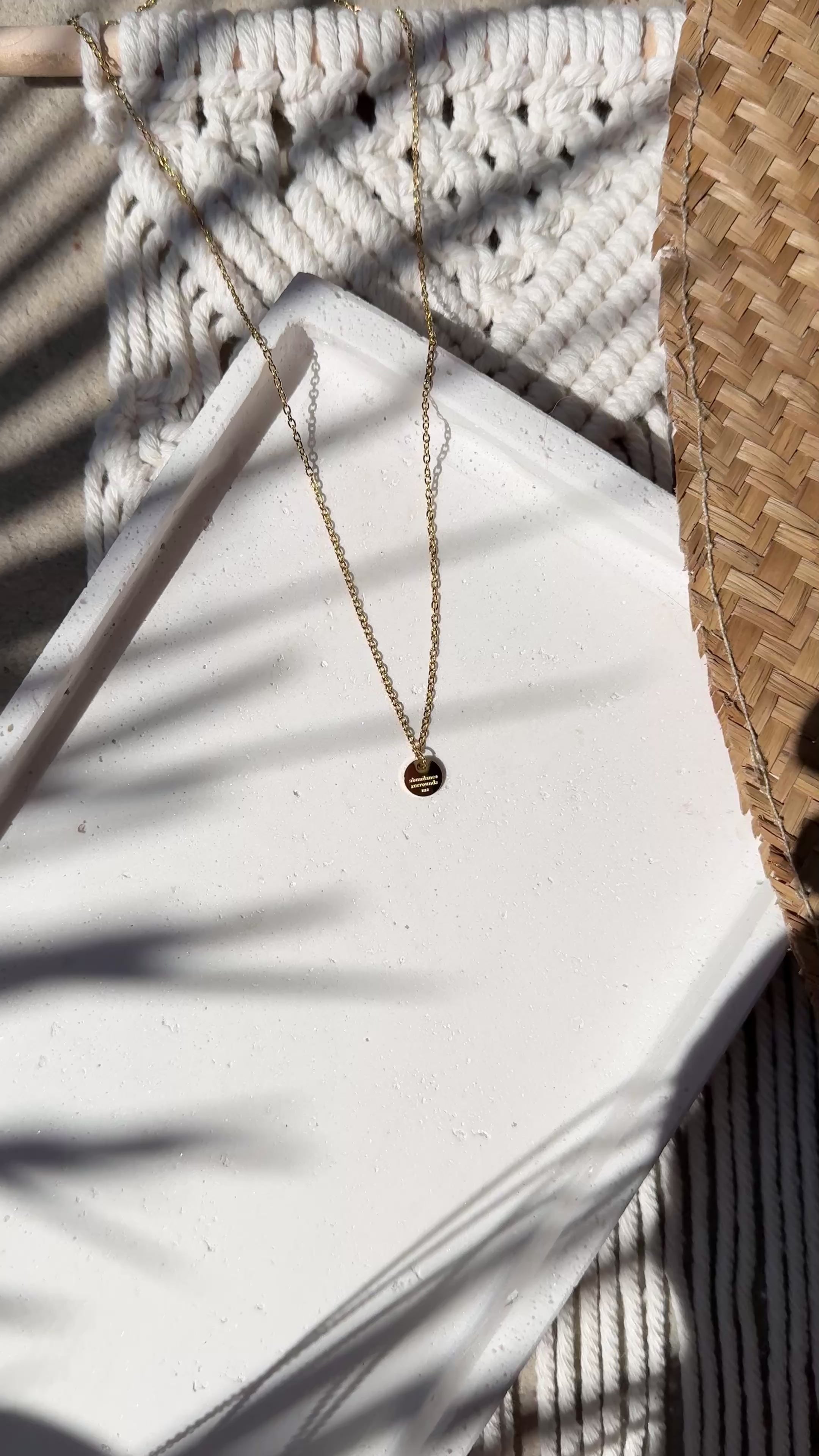 HALSKETTE Abundance surrounds me